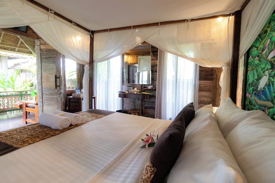 Standard Room | Premium bedding, pillowtop beds, in-room safe, iron/ironing board