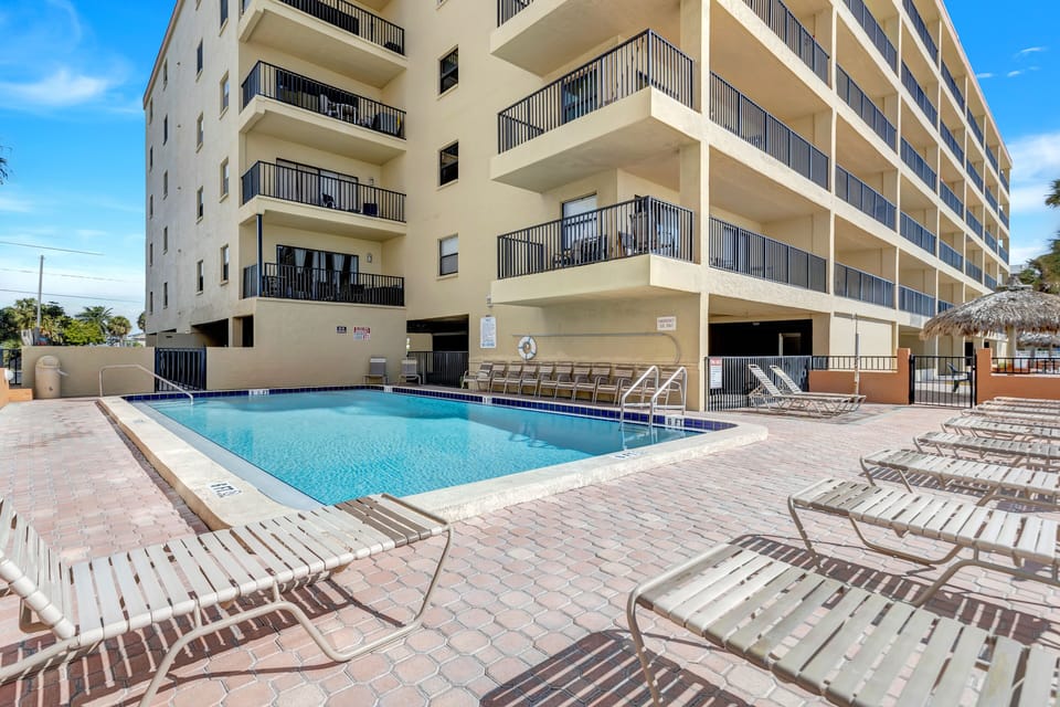 Las Brisas Pool