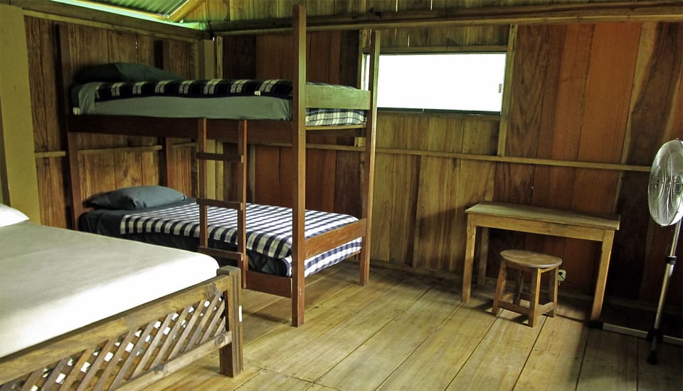 Basic Cabin, River View | Bed sheets