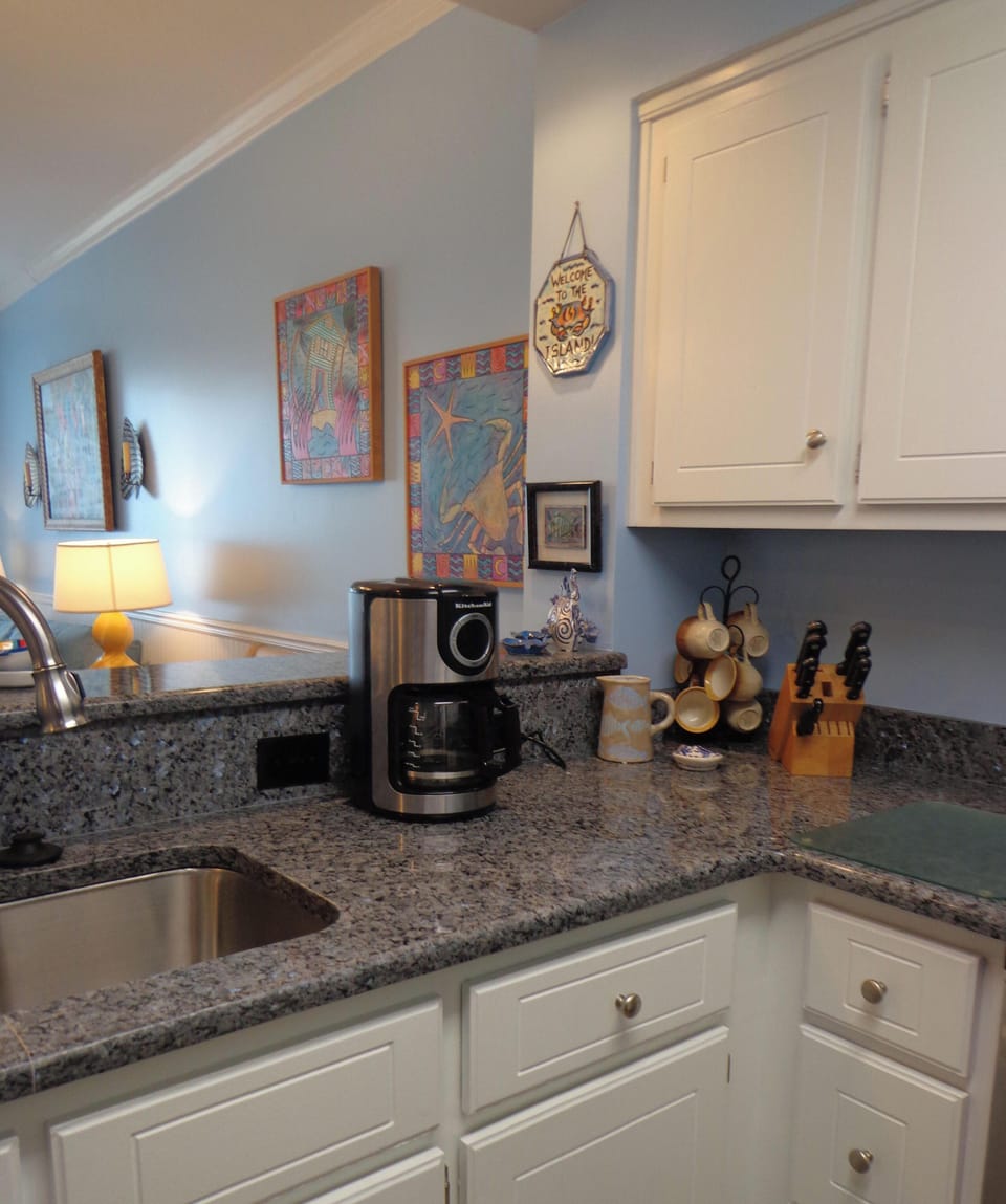 countertop & coffeemaker