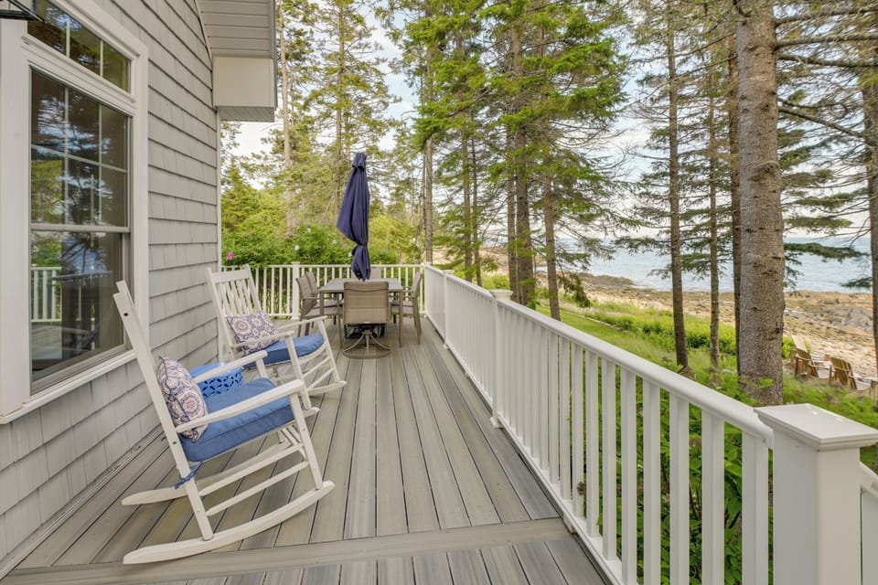 Wraparound Deck | Outdoor Dining