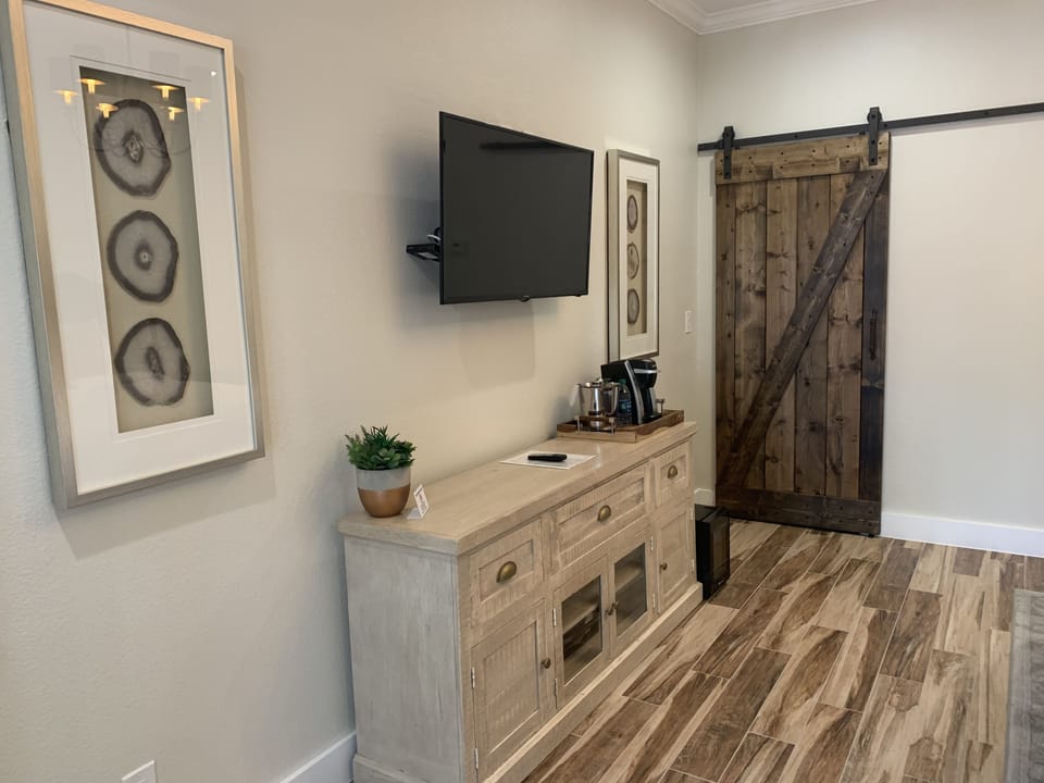 Garden Courte 5 | Premium bedding, iron/ironing board, free WiFi, bed sheets