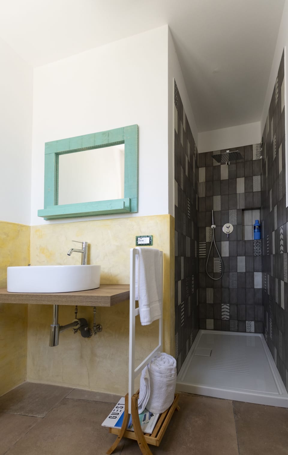 Double Room, Terrace | Bathroom | Shower, hair dryer, bidet, towels