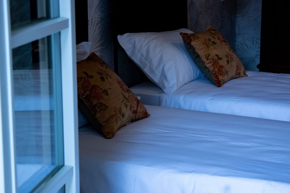 Superior Double Room | WiFi (free), bed sheets
