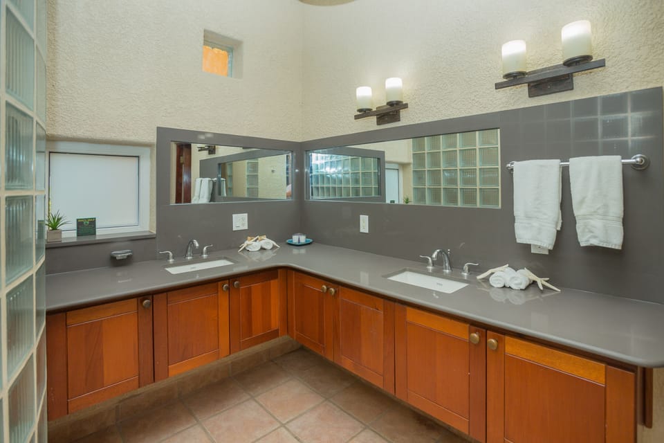 Double vanity