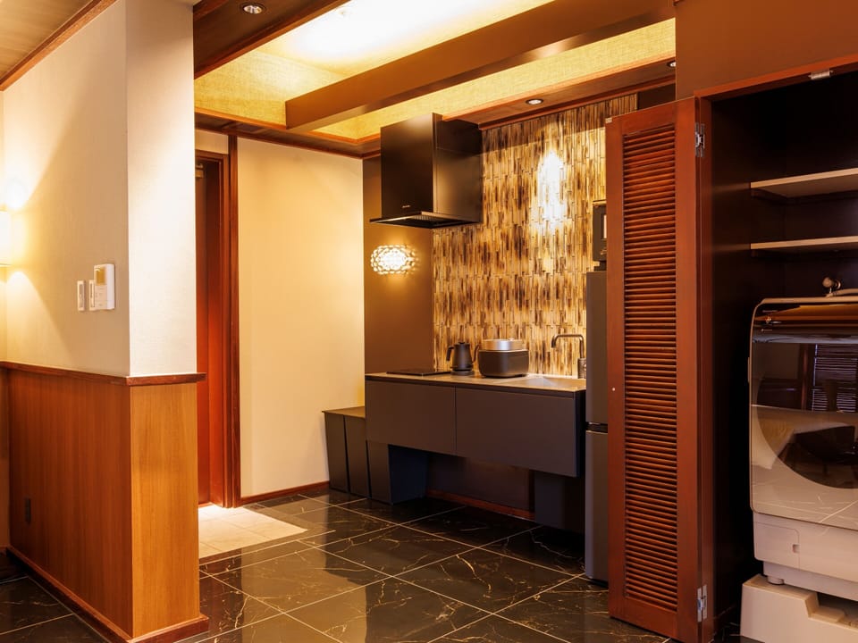 Premium bedding, pillowtop beds, in-room safe, individually decorated