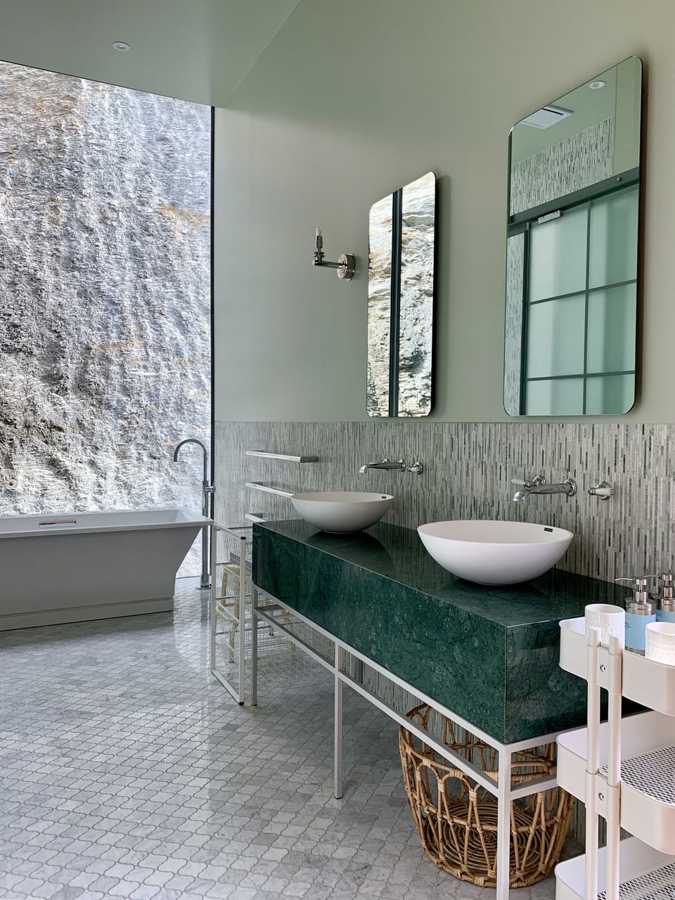 Executive Suite | Bathroom | Separate tub and shower, free toiletries, hair dryer, bathrobes