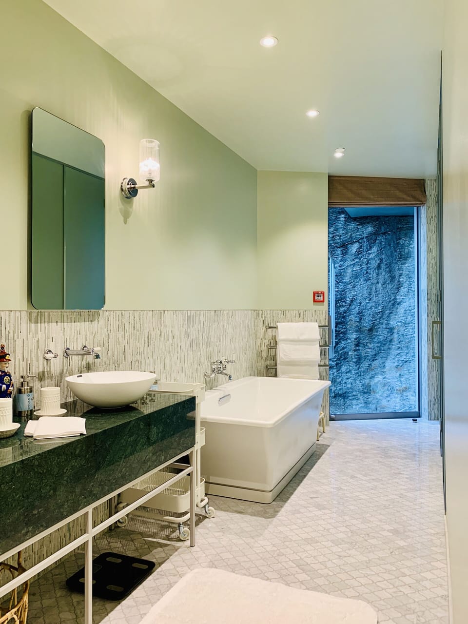 Separate tub and shower, free toiletries, hair dryer, bathrobes