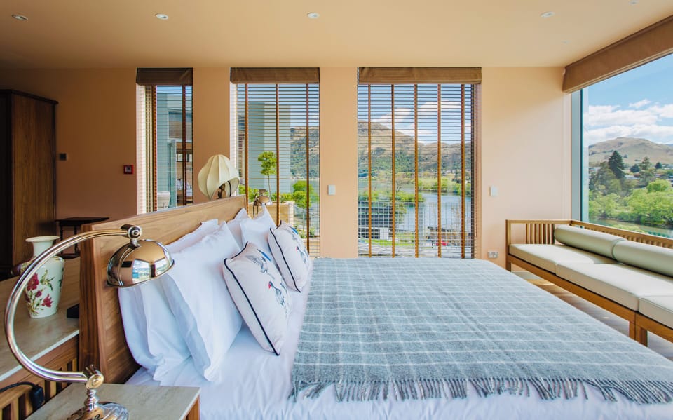 Presidential Suite | Premium bedding, minibar, in-room safe, individually decorated