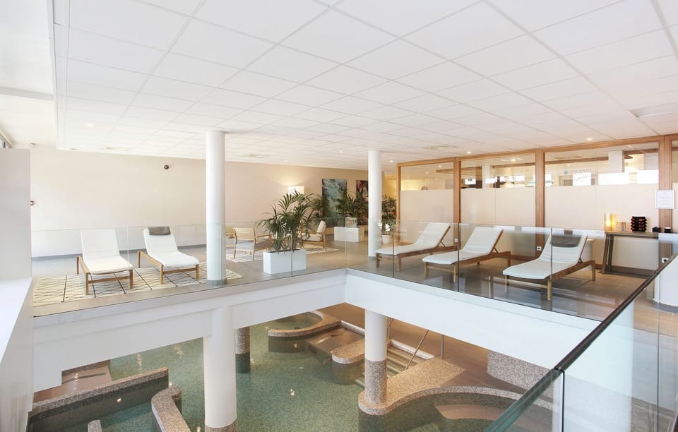 Enjoy a discounted rate at the nearby spa when you stay here.