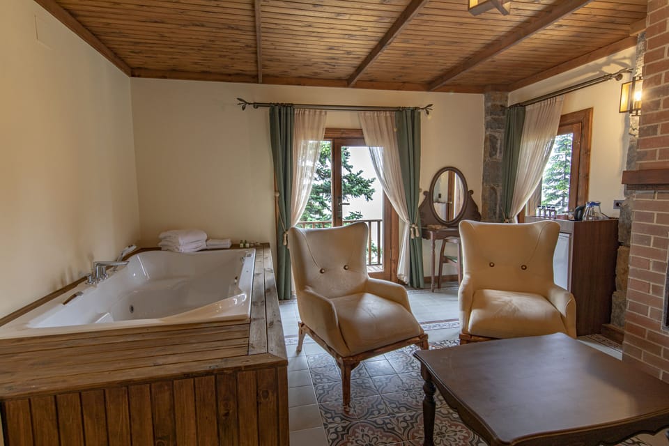 Twin Suite | Jetted tub