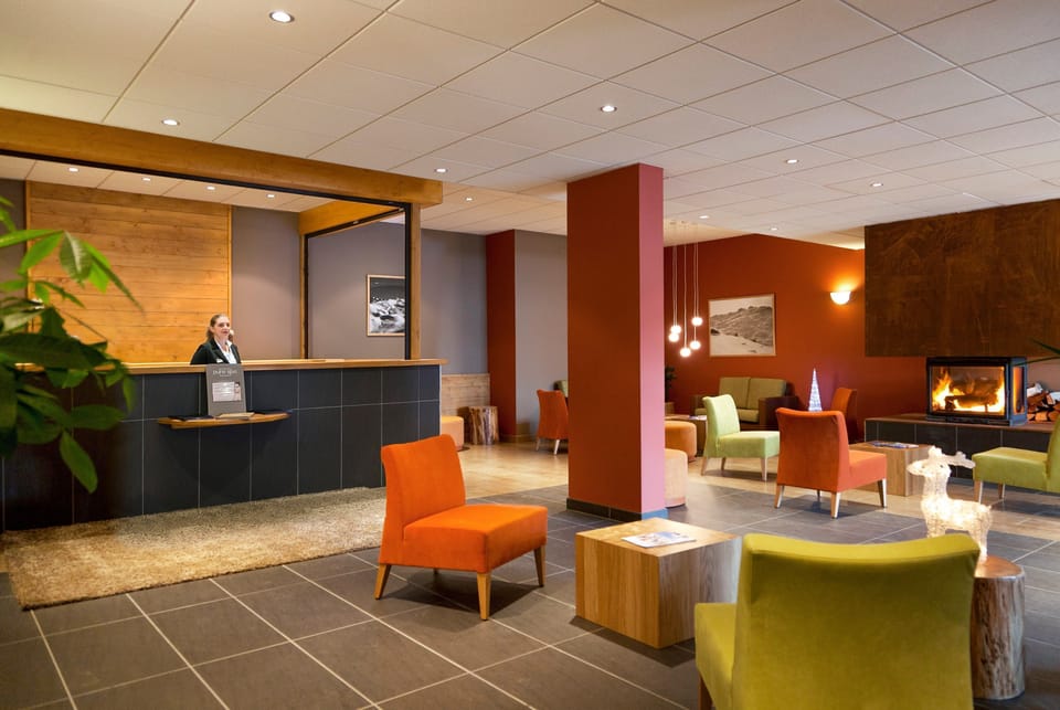 The welcoming lobby provides a lounge area for guests to relax.