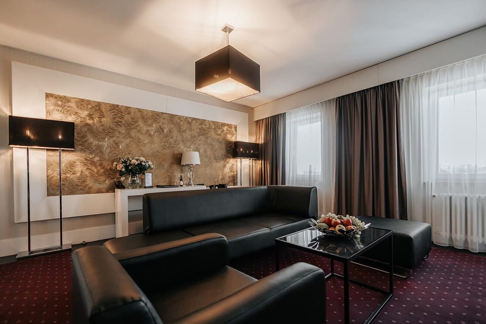 Comfort Apartment, 1 Bedroom | Egyptian cotton sheets, hypo-allergenic bedding, minibar, in-room safe