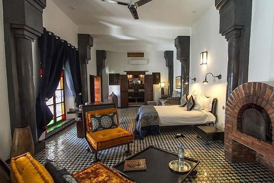 Grey Suite | Premium bedding, in-room safe, desk, iron/ironing board (on request)
