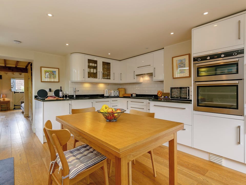 Light and airy kitchen/dining room | Rose Cottage, Fulking, near Brighton