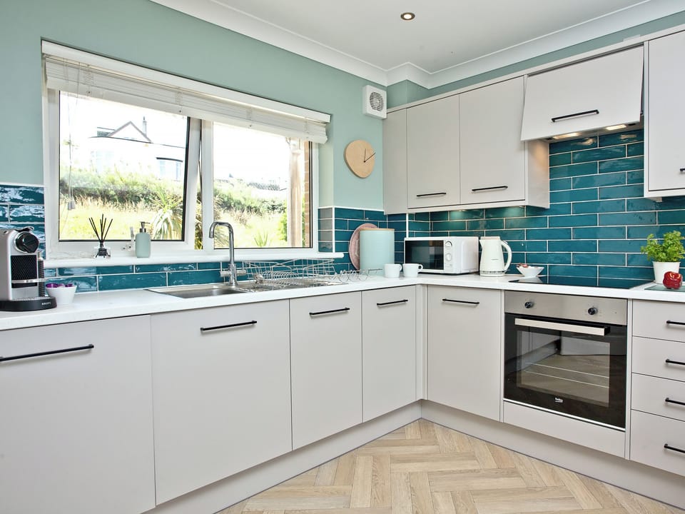 Kitchen | 8 Waters Edge - Waters Edge, Newquay