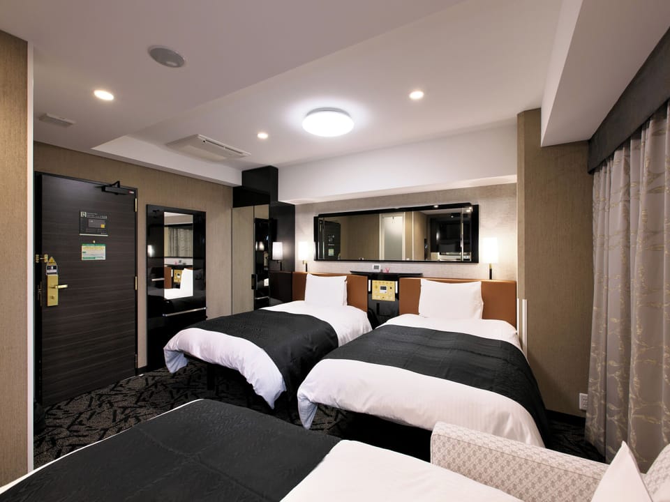 Triple Room, Non Smoking (New Wing) | Desk, free WiFi, bed sheets