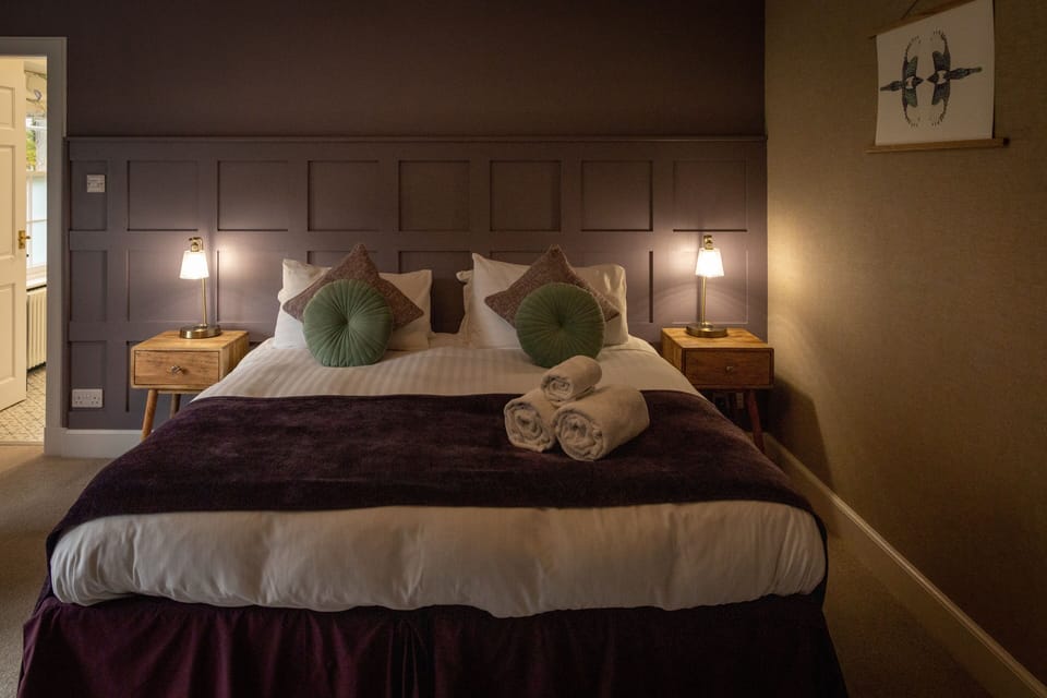 Rinnes Double/Twin/Family Room | Egyptian cotton sheets, premium bedding, individually decorated