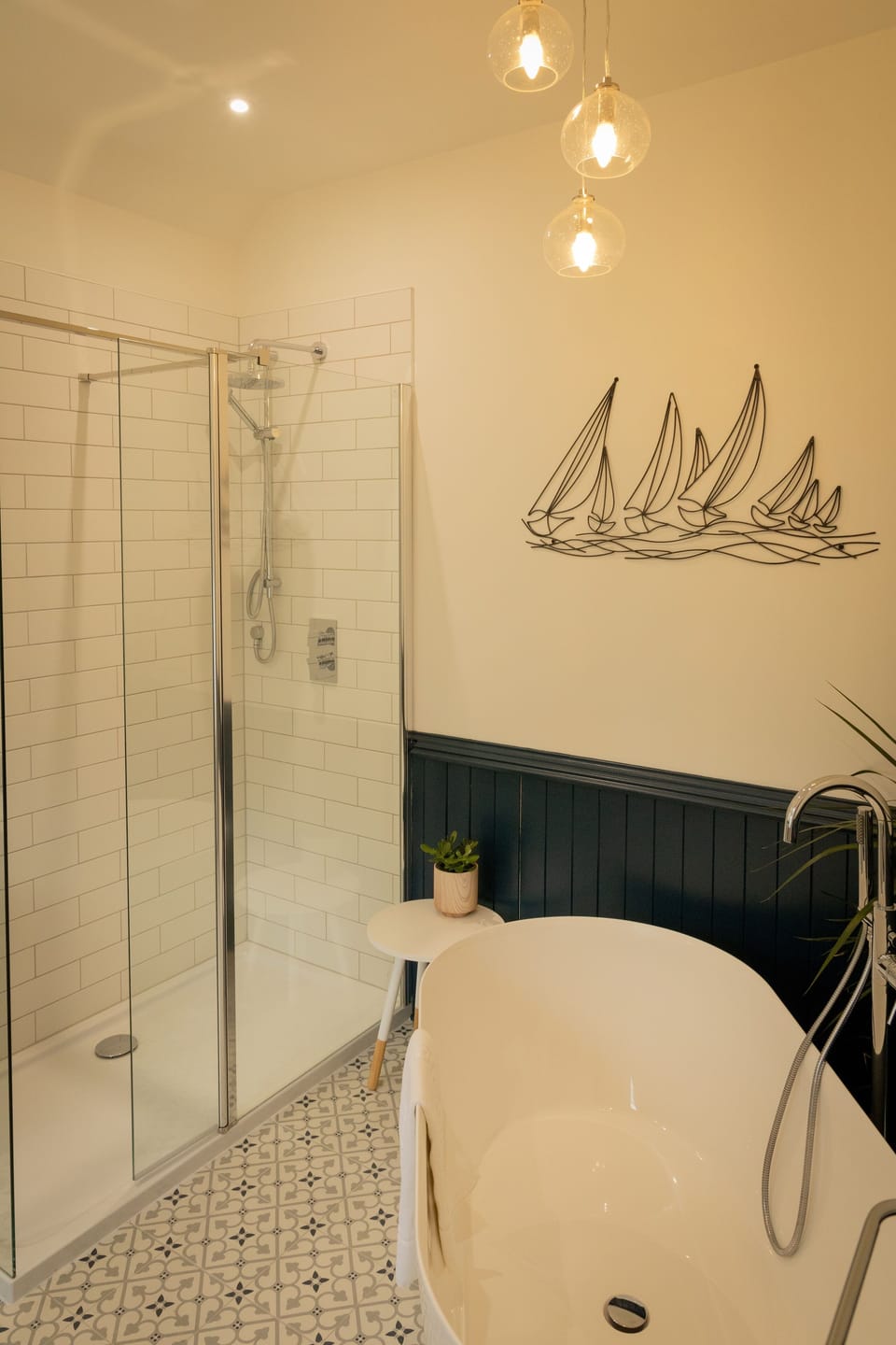 Rinnes Double/Twin/Family Room | Bathroom | Free toiletries, hair dryer, bathrobes, slippers