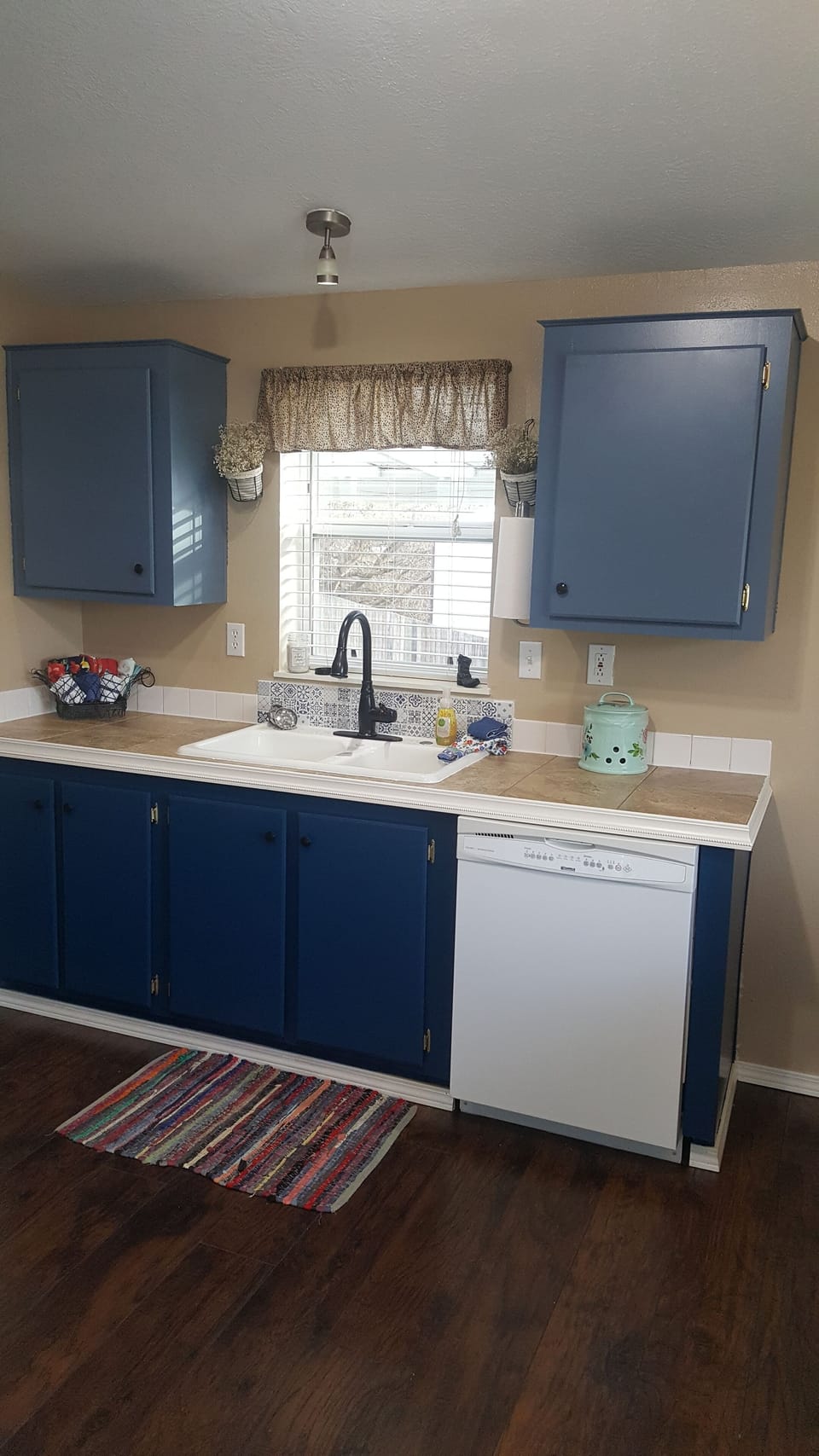 Newly remodeled kitchen, counter tops and cabinets