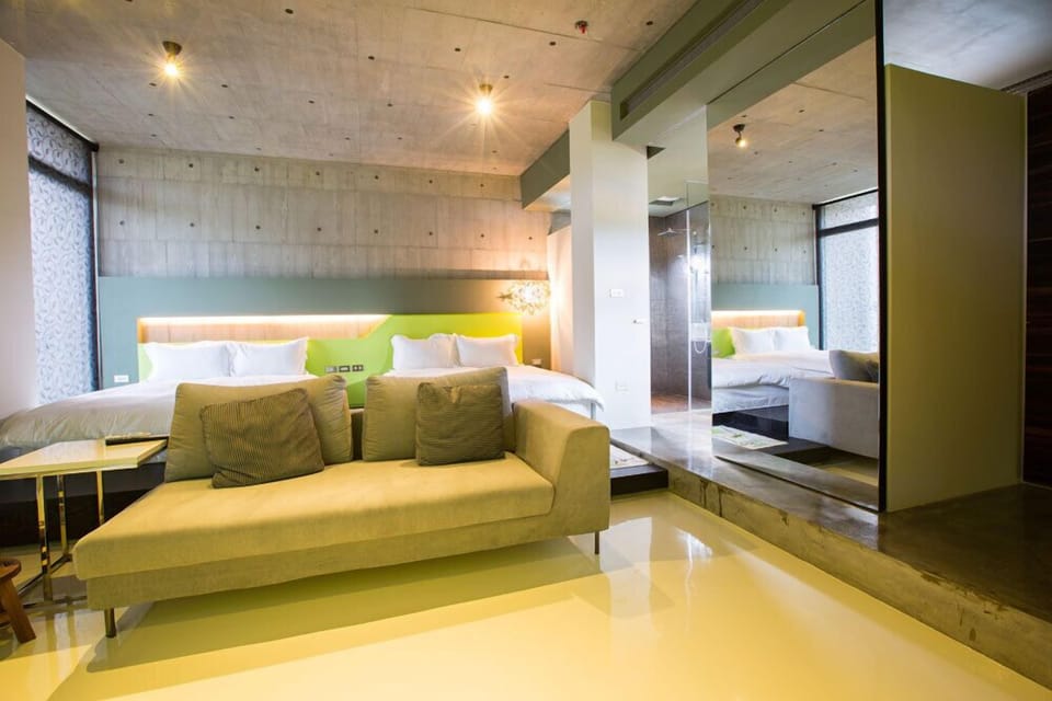 203 Quadruple Room | Desk, free WiFi, bed sheets