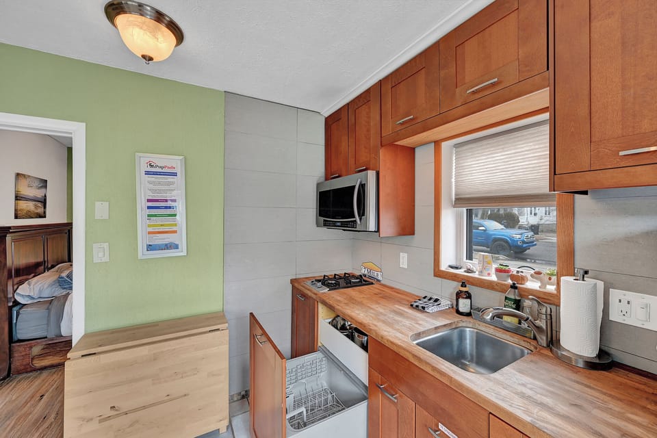 Plenty of room to cook and a dishwasher to handle all the clean up!
