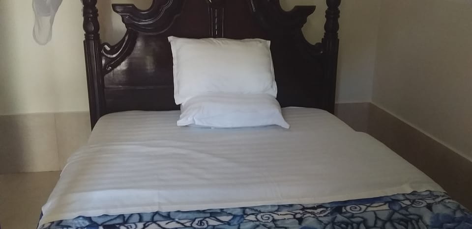 Deluxe Room | Individually decorated, individually furnished, desk, laptop workspace
