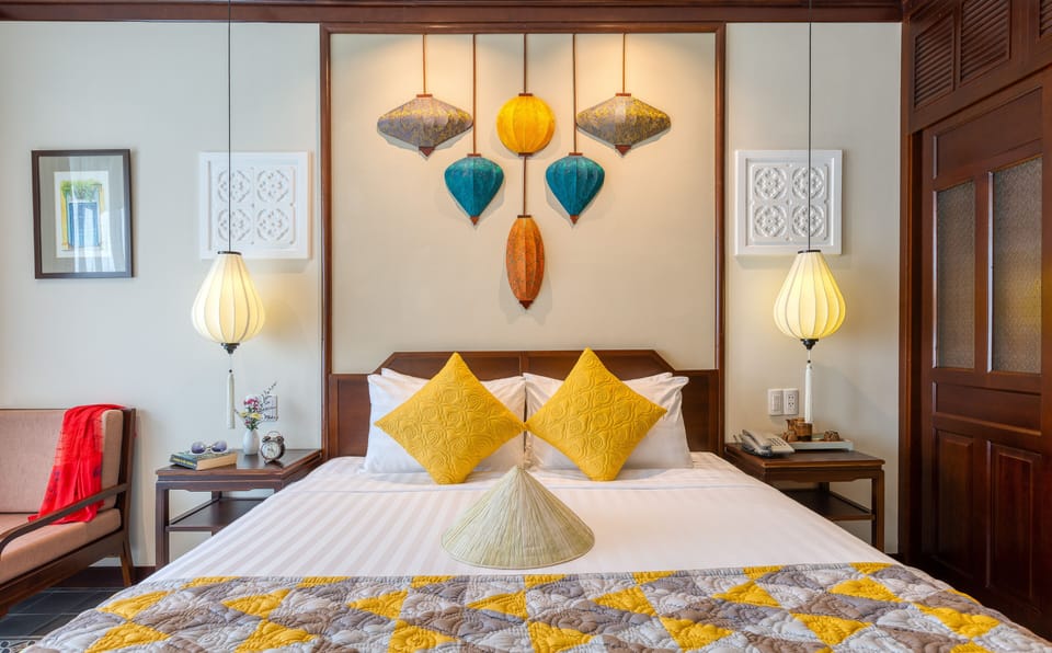 Premium Double/Twin Room, Bathtub, Balcony with Quiet Street View | Premium bedding, minibar, in-room safe, desk