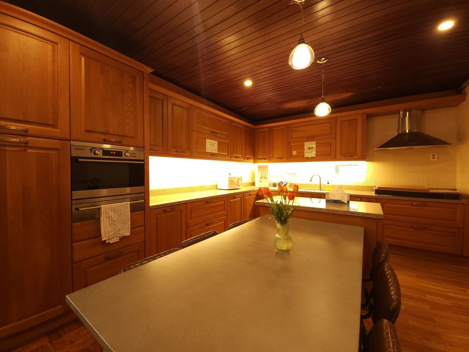Full-size fridge, microwave, electric kettle, toaster
