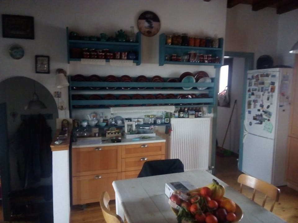 House, 3 Bedrooms | Private kitchen | Full-size fridge, oven, stovetop, coffee/tea maker