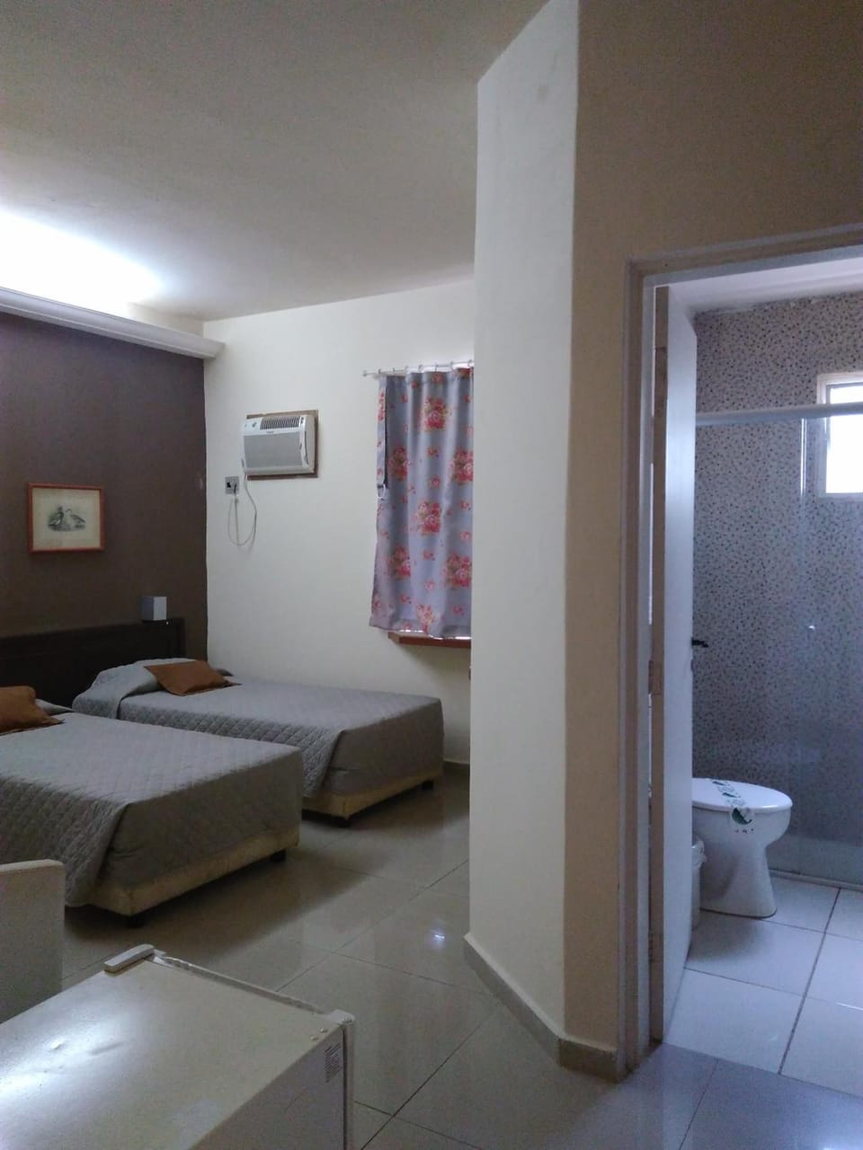 Minibar, free WiFi, bed sheets