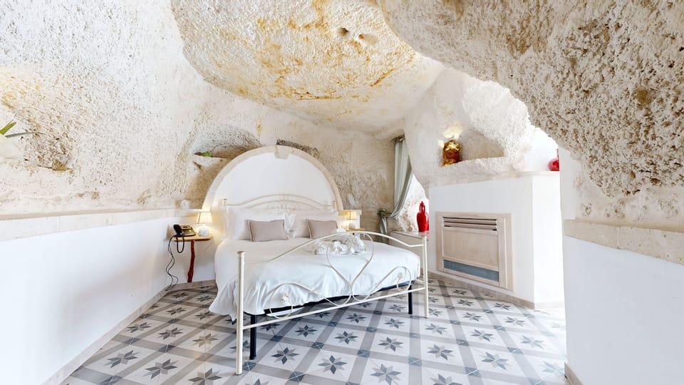 Presidential Suite | In-room safe, free WiFi, bed sheets
