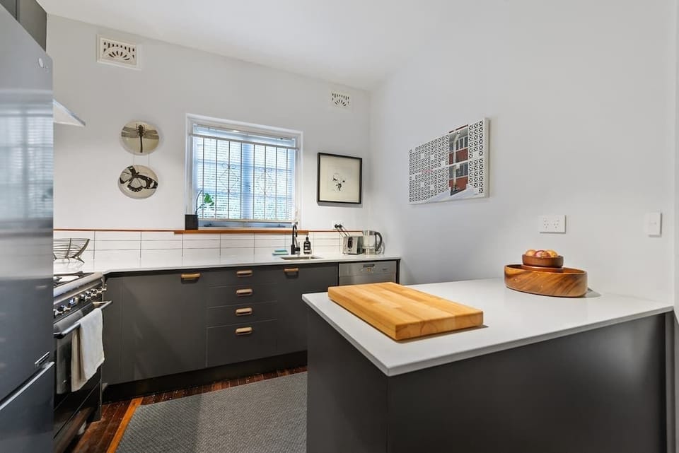 Cook at Home, Order In or Dine Out - stroll to nearby restaurants 
