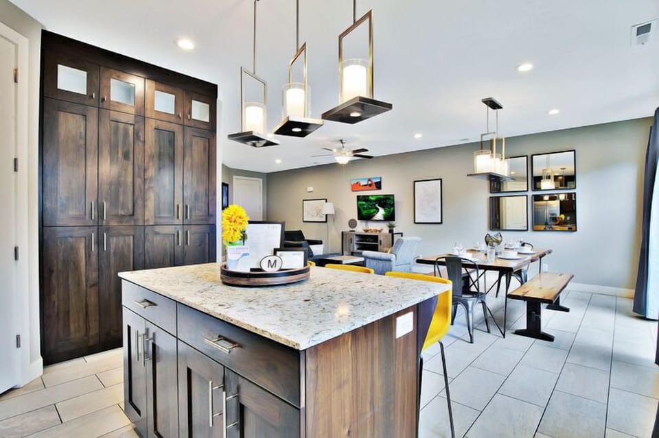 424 Kitchen Brand New ('18), New GE Appliances, w/ an Island
