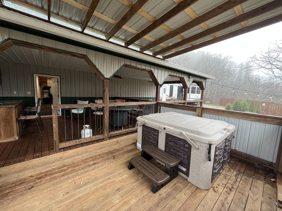 Lounge deck