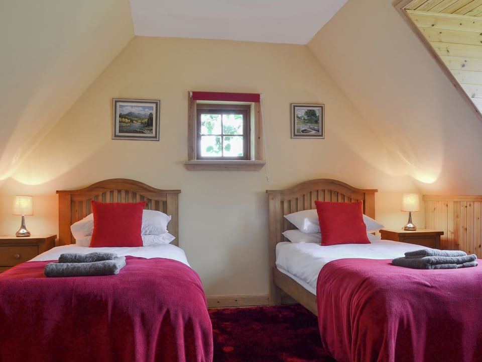 Twin bedroom | Loch Long View, Dornie