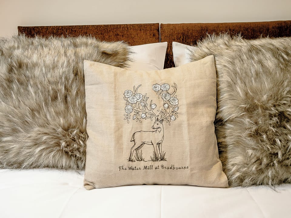 Corn Loft: Sumptuous king or twin bedroom | The Water Mill - Bradbourne, Bradbourne, near Ashbourne