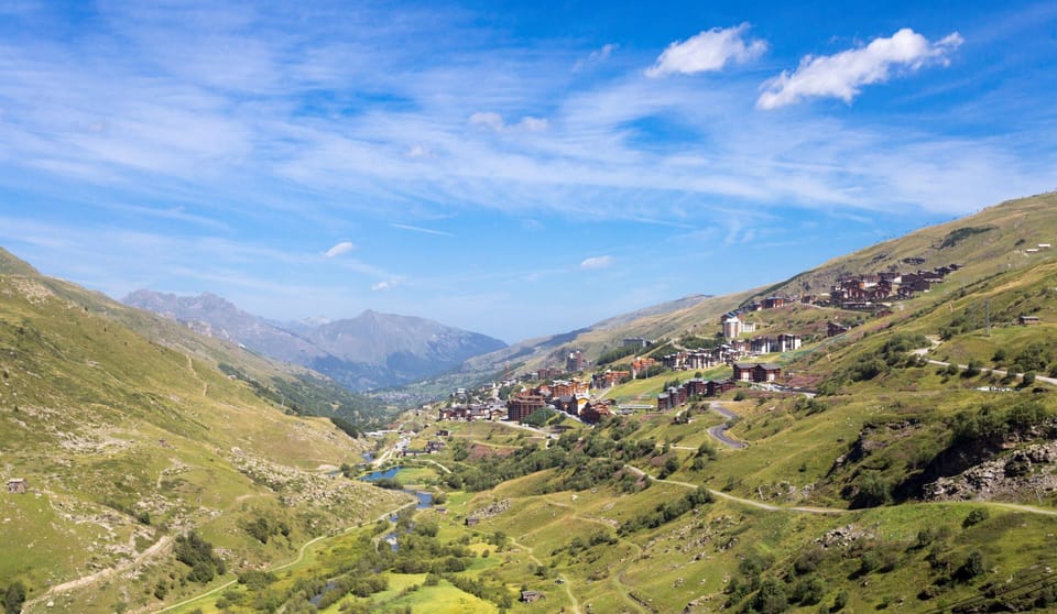 You will love to enjoy a relaxing vacation at this prime destination!