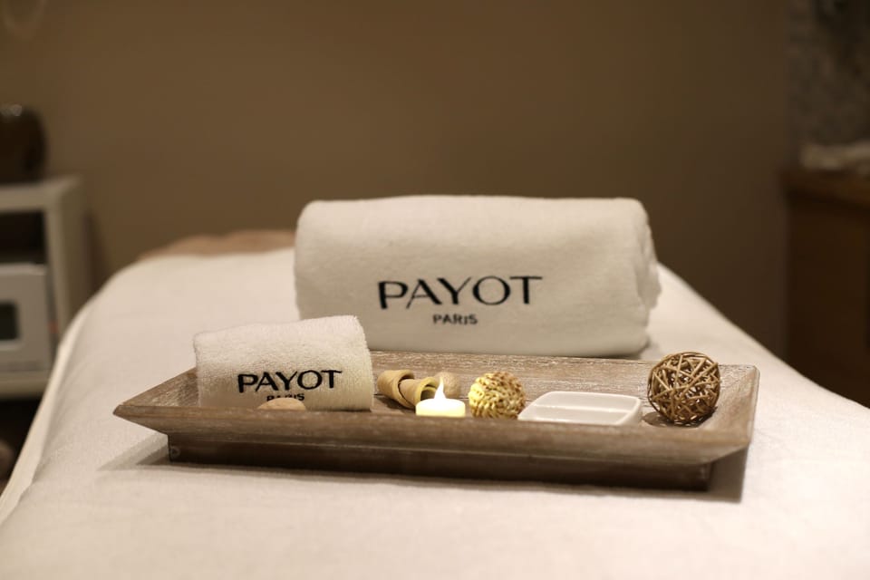Enjoy the excellent on-site beauty and health amenities!