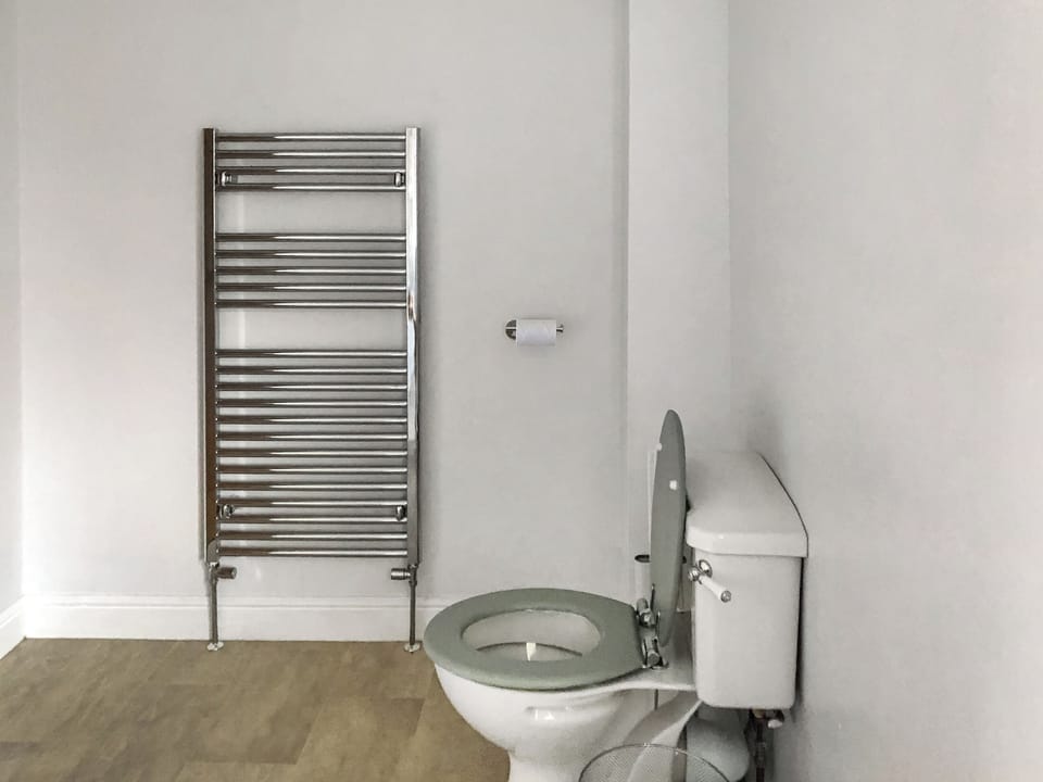 Bathroom | Brynich Villa, Brecon
