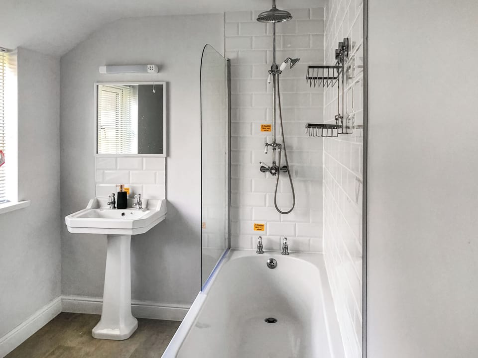 Bathroom | Brynich Villa, Brecon