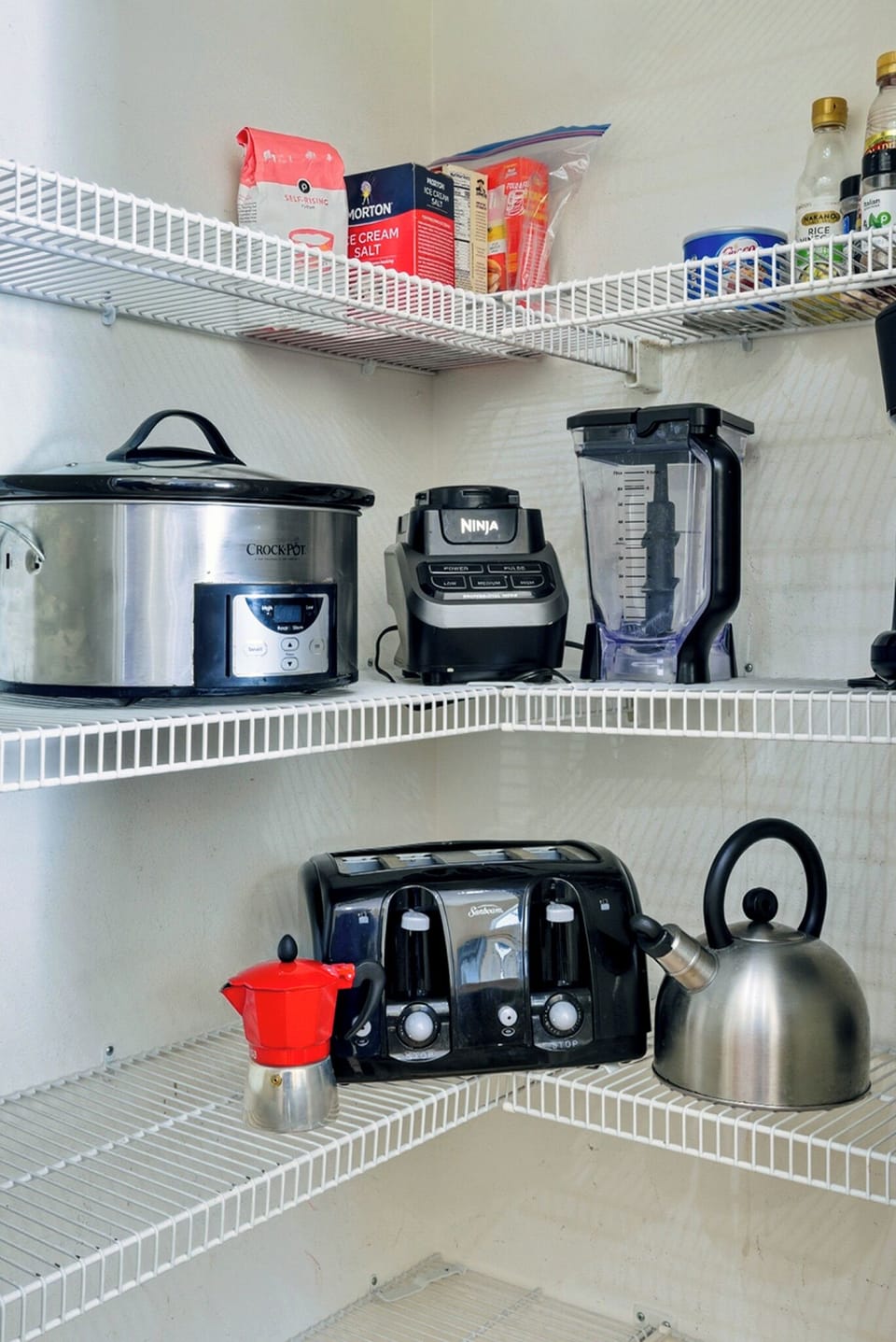 Pantry with extra amenities
