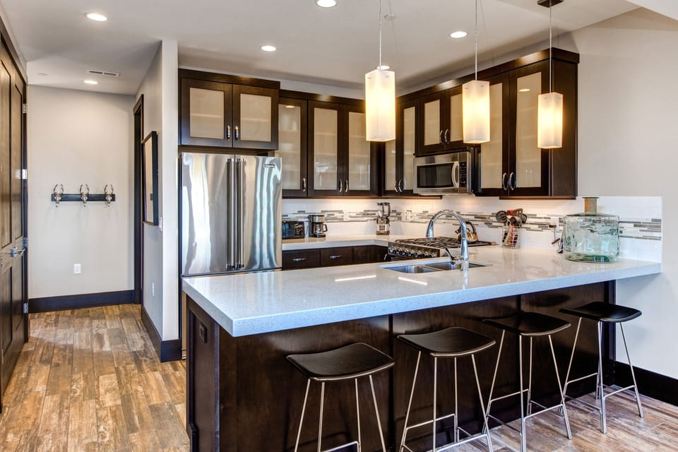 Kitchen Island with Seating for Four