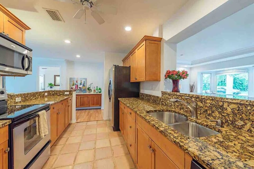 Ample sized Kitchen that joins to both the Living and Dining Areas