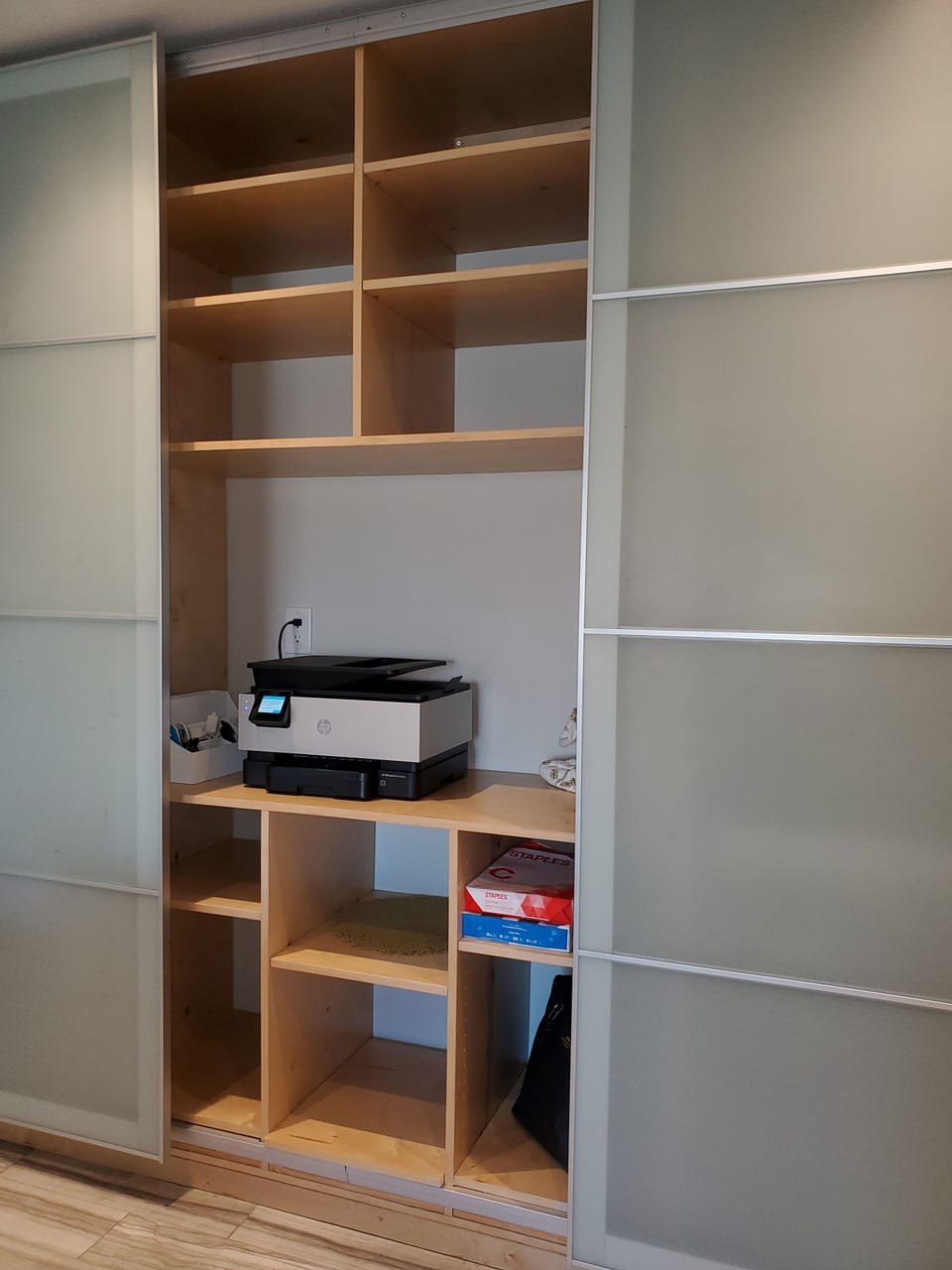 Business center w/ office supplies, and printer/ scanner/ copier