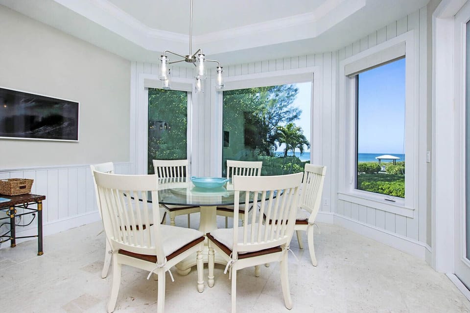 Barefoot Breakfast Area