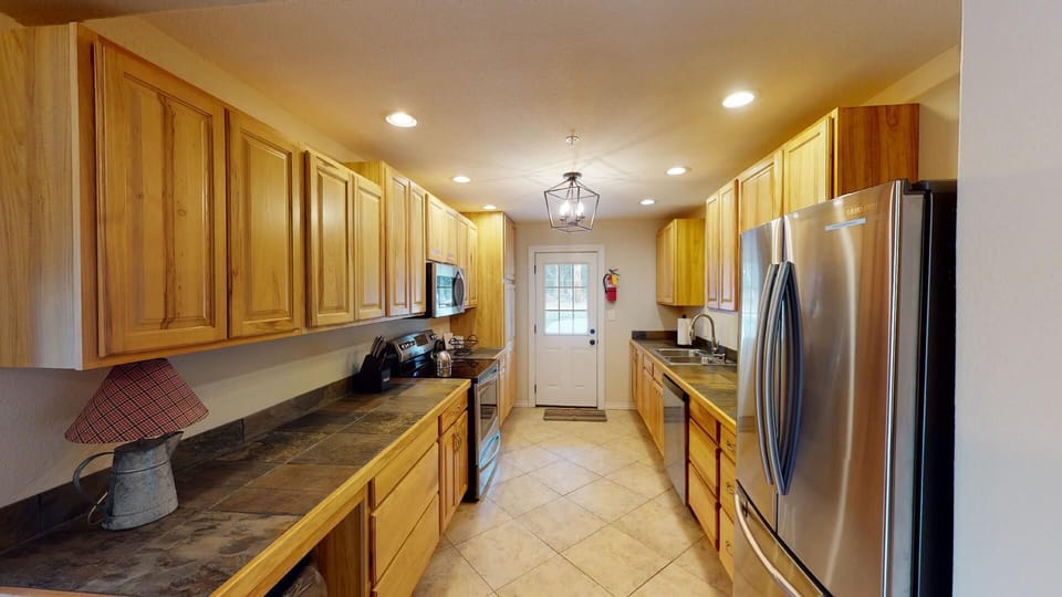 Full sized kitchen