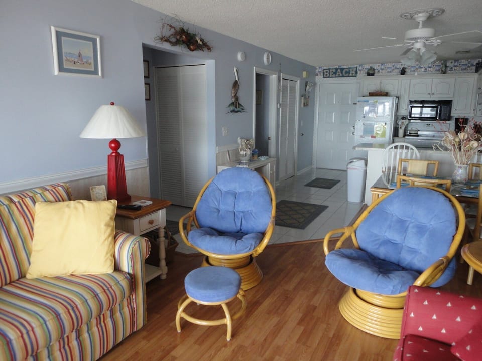 Relax in these comfortible chairs