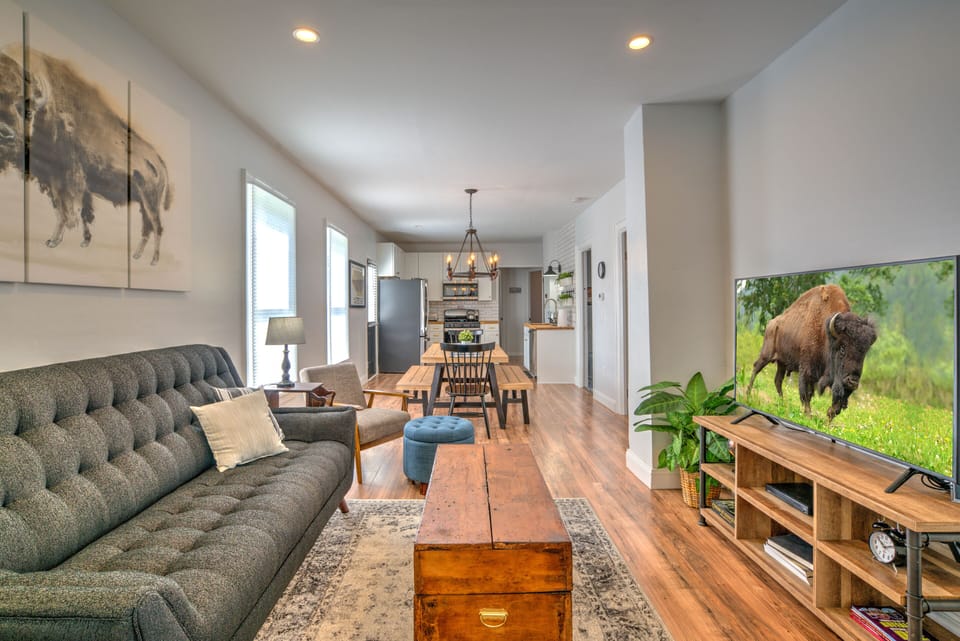 Lower Unit Living