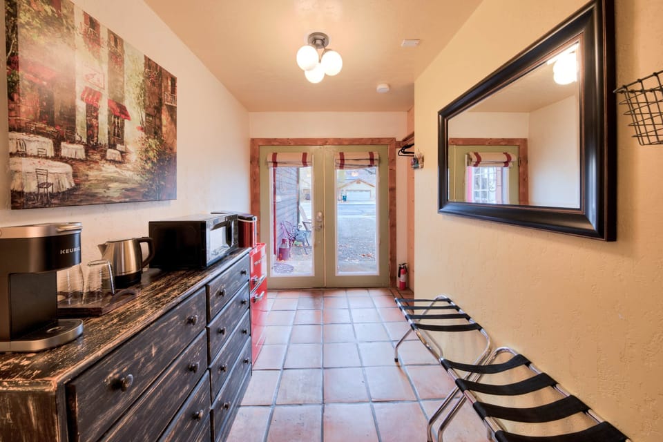 Cali Cochitta Overnight Rental (93)